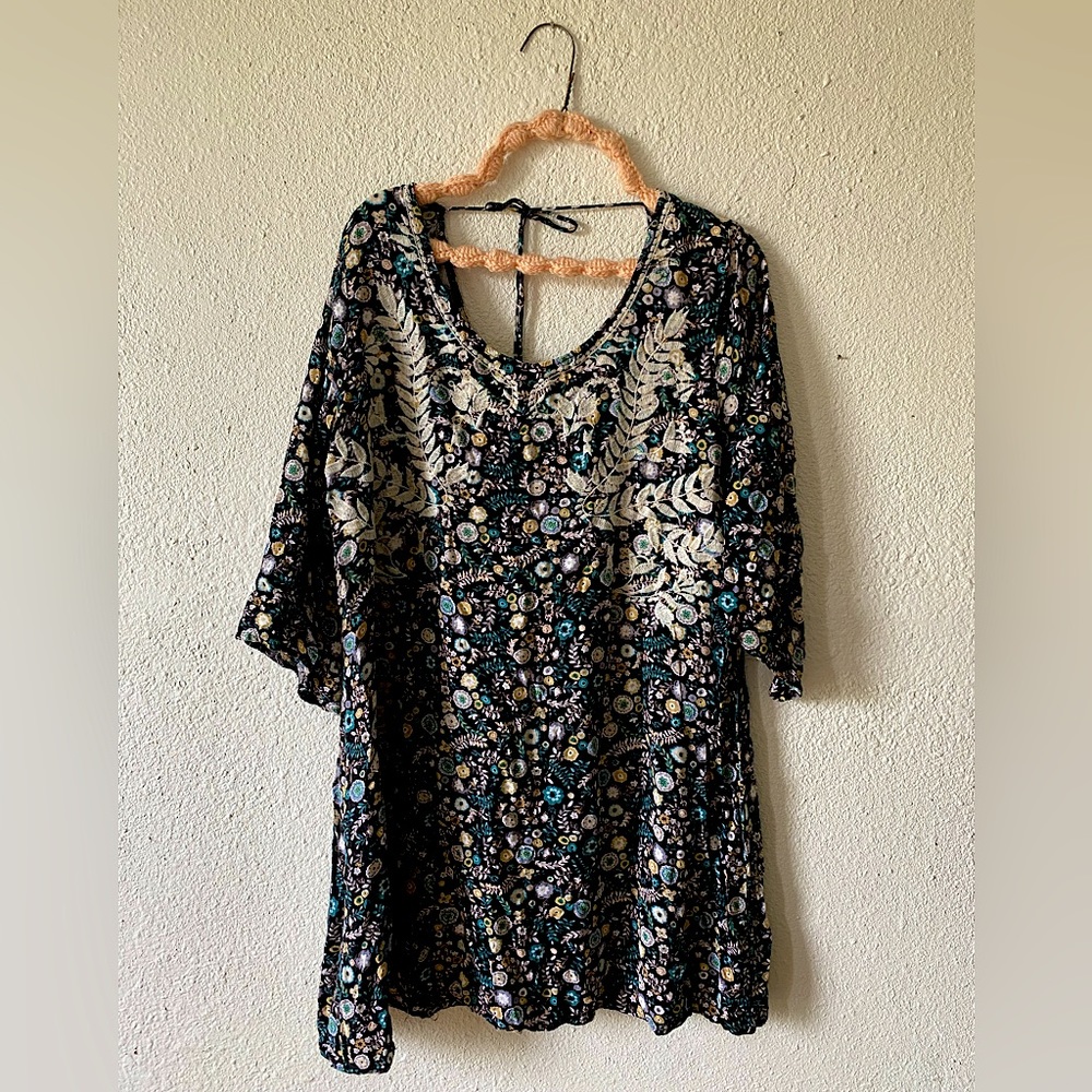 Xhilaration Embroidered Floral Paisley Tunic with Tie Back Size XL